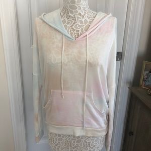 Light weight Hooded Tie dyed top.